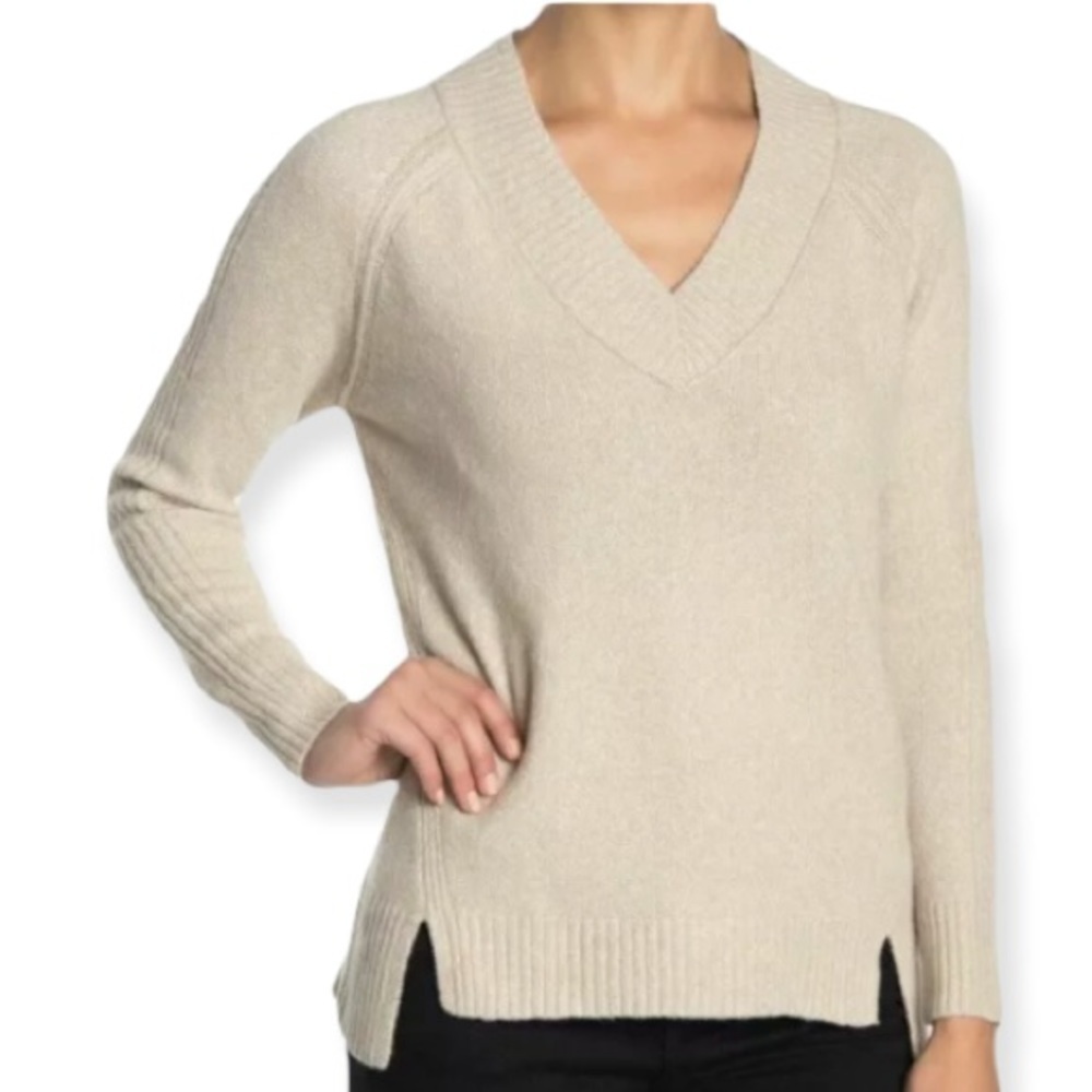 Susina Women’s Beige Cozy Portrait V-neck Long Sleeve Sweater Size Large NWT